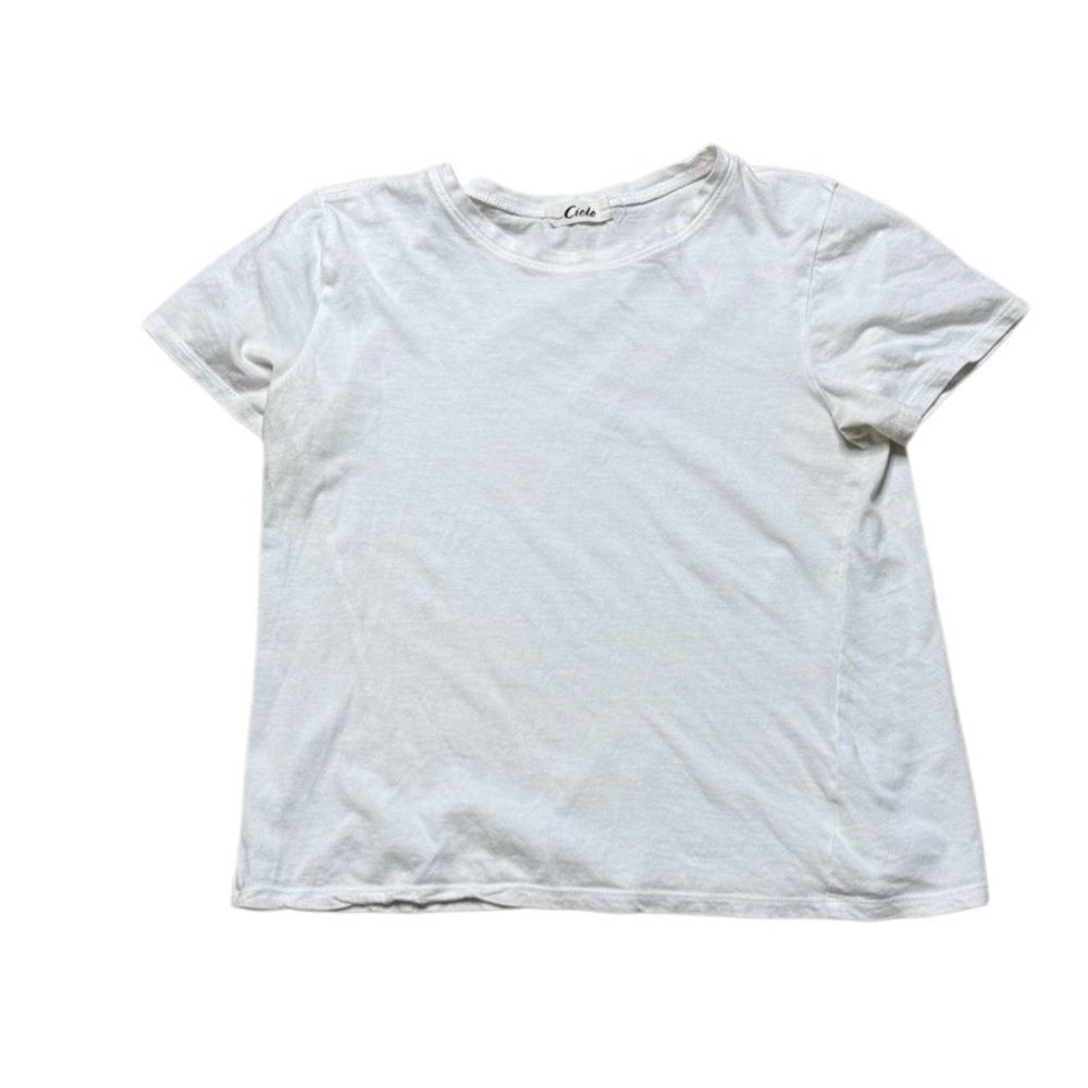 Cielo Boutique White Tshirt Small